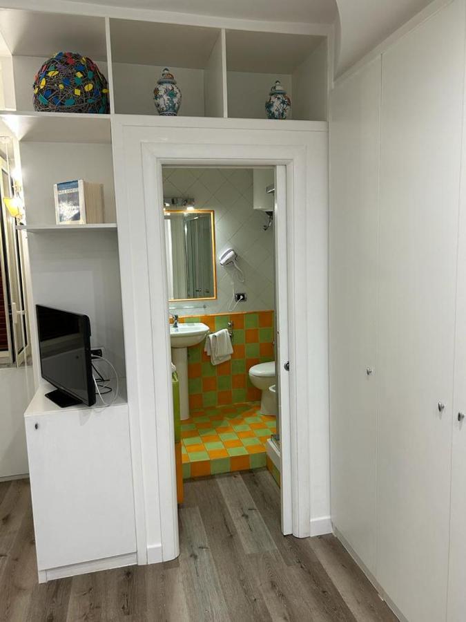Mh Design Hotel Наполи Екстериор снимка