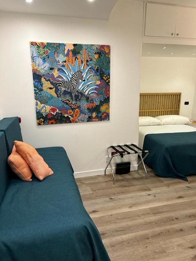 Mh Design Hotel Наполи Екстериор снимка