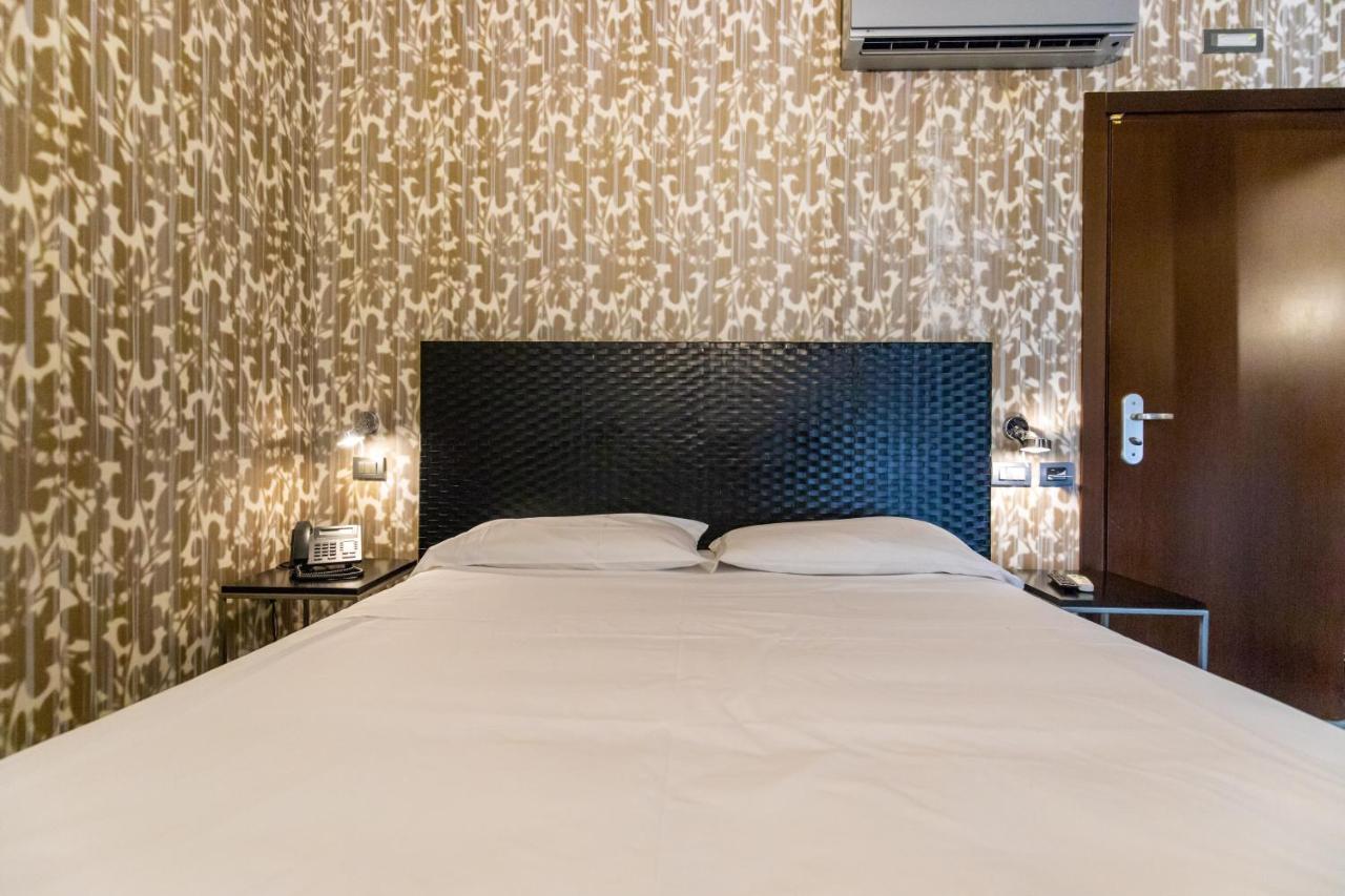 Mh Design Hotel Наполи Екстериор снимка